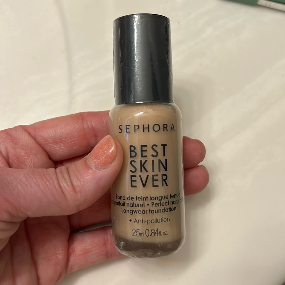 SEPHORA NWT bottle of 22P 12 hour foundation